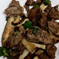 komasan♪'s cooksnap of when they made 舞茸と牛しゃぶ肉のオイスター炒め.
