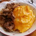 しょみ一's cooksnap of when they made オムライス風♪豚コマで生姜焼き他人丼.