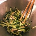 圭なつ誠's cooksnap of when they made 余り鶏皮と胡瓜のピリッと胡椒ポン酢.