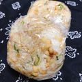 928るびすけ☆☆'s cooksnap of when they made 簡単パパっと！おかかとじゃこの天むす風.