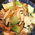 クックSHCHTZ☆'s cooksnap of when they made 青梗菜とにんじん、エノキのバター麺つゆ.
