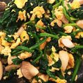 dolcektra's cooksnap of when they made エリンギと卵ともやしとほうれん草炒め.