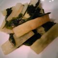 たにぽん's cooksnap of when they made 大根とわかめの蒸し焼き～バタポン味～.
