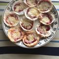 子持ち主婦's cooksnap of when they made 残った餃子の皮で即席ピザ☆.