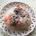 まこさんど's cooksnap of when they made 鮭とごま塩のおにぎり.
