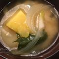 クックXCYSK0☆'s cooksnap of when they made じゃが芋と玉葱とわかめの味噌汁.