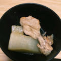 puyo_e's cooksnap of when they made 圧力鍋で簡単♡ほろほろ手羽先スープ.