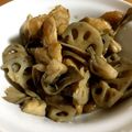 youすずニャン's cooksnap of when they made 鶏胸肉とレンコンと舞茸のサッパリ炒め♪.
