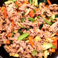 クックお助けマン's cooksnap of when they made 豚肉といろいろ野菜のふんわり卵炒め.
