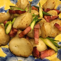 クックP9XMDL☆'s cooksnap of when they made 新じゃがとアスパラとベーコンの黒胡椒炒め.