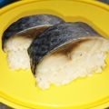 ハニーコーン's cooksnap of when they made ラップで簡単市販のしめ鯖ｄｅ鯖の棒寿司♪.