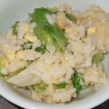 Yount's cooksnap of when they made 簡単レタスと卵のチャーハン.