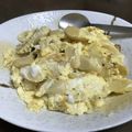 なるこォ's cooksnap of when they made 簡単チーカマのオムレツ.