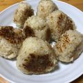 ぬーまいと0523's cooksnap of when they made 超簡単☆だしの味が濃い！超旨い焼おにぎり.