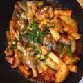 tsukimamke's cooksnap of when they made 適当旨辛！トッポギ入りチーズダッカルビ.