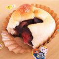 ありみつこ's cooksnap of when they made 幸せになれる❤まるごと苺パン.
