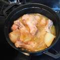 chochikun's cooksnap of when they made STAUBで手羽元と新じゃがの黒胡椒煮.