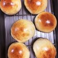 ピコたんママ's cooksnap of when they made 生クリームとはちみつのふんわり丸パン.