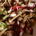 kacyan1's cooksnap of when they made タコときのこのガーリック炒め.