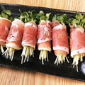 ちゃちゃふく's cooksnap of when they made ✿生ハムとチーズのかいわれ巻き✿.