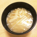 take♪aki♪'s cooksnap of when they made 大根とエノキ茸のお味噌汁.