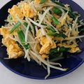 tamako824's cooksnap of when they made サッと簡単！3品で！ニラ玉もやし.