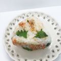 まこさんど's cooksnap of when they made 鮭フレークと大葉のおにぎり.