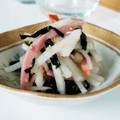 くっくペタ's cooksnap of when they made ＊大根とハムとワカメのゴマサラダ＊.