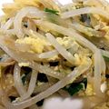 初心者みみ's cooksnap of when they made ニラもやしの卵炒め.