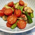 ☆さぶ☆☆'s cooksnap of when they made 鶏がらで！アスパラとミニトマトのみそ炒め.