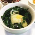YUKIKI☆'s cooksnap of when they made 温泉卵わかめスープ.