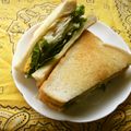 花時計咲いた's cooksnap of when they made 簡単朝食☆目玉焼きとレタスのサンドイッチ.