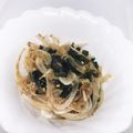 まこさんど's cooksnap of when they made 新玉ねぎとワカメのポン酢和え(*^^*).