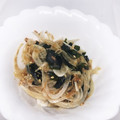 まこさんど's cooksnap of when they made 新玉ねぎとワカメのポン酢和え(*^^*).