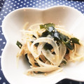 まこさんど's cooksnap of when they made 新玉ねぎとワカメのピリ辛和え(^^).