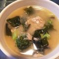 mozawa＊'s cooksnap of when they made シーチキンとブロッコリーのお味噌汁.
