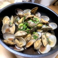 あずにゃー's cooksnap of when they made 簡単 あさりの酒蒸し.