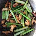 すみっこ2011's cooksnap of when they made 簡単！シンプル小松菜と油揚げのごま油炒め.