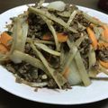 なるこォ's cooksnap of when they made ご飯がすすむ♪簡単ごぼう挽き肉丼.