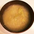 クックUR1SUQ☆'s cooksnap of when they made 新玉ネギ、春キャベツのお味噌汁.