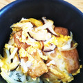 よしこさんちの備忘録's cooksnap of when they made 簡単！油揚げとネギの京風卵とじ丼♡.