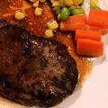 青い服's cooksnap of when they made 旦那絶賛！！洋食屋のハンバーグソース.