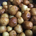 さとっちにゃん's cooksnap of when they made 小粒の新じゃが芋の丸ごと甘辛煮.