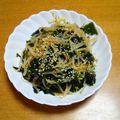 55才のおじさん's cooksnap of when they made もやし&わかめ　簡単おつまみ　キムチ味.