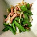 ☆クックhi☆'s cooksnap of when they made ベーコンとスナップエンドウのバタ醤油炒め.