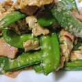 たたみっこ's cooksnap of when they made きぬさやとベーコンの卵とじ✨.