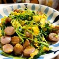 ここっこ★'s cooksnap of when they made ダシダで、卵・豆苗・ウインナーの炒め物.