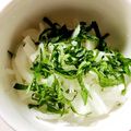 azbjbn's cooksnap of when they made 新たまと青じそのサラダ.