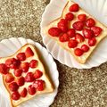 ふたごゆき's cooksnap of when they made 苺とクリチの練乳トースト❤.