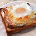 τомоко's cooksnap of when they made ☆ベーコンと半熟卵のチーズトースト☆.